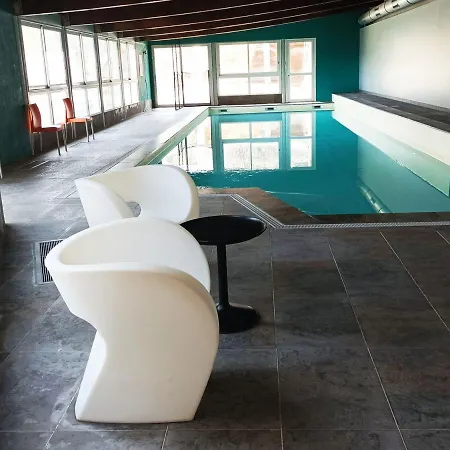 Location T3 A Jausiers, 6 Pers, Avec Terrasse, Piscine Interieure Chauffee Et Proche De La Nature - Fr-1-165b-12 *